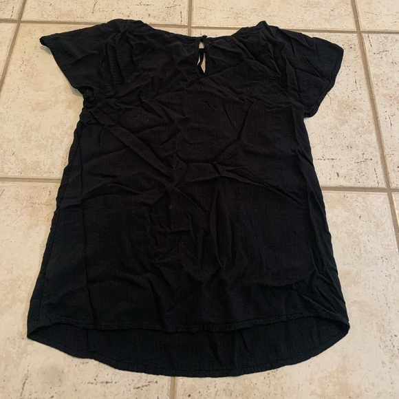 Maurices Black Cut-Out Detail Short Sleeve Top, Size XS - Picture 6 of 7